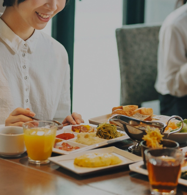 하루의 시작에 기쁜 아침 식사