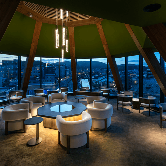 2026년 7월 26일 불꽃놀이 개최일의 Roof Top Bar 차지료의 안내