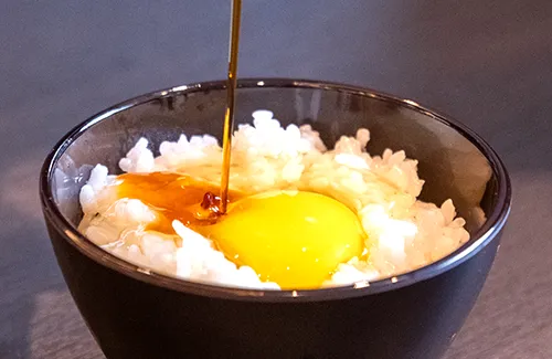 自慢の特製海鮮丼