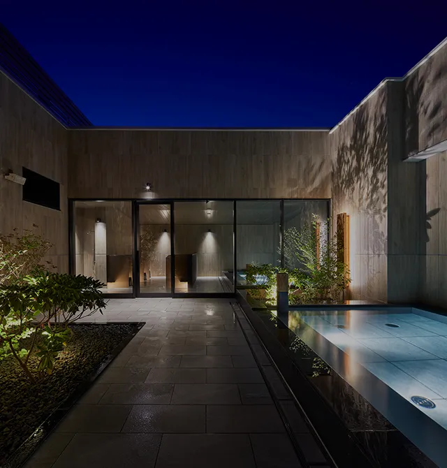 호텔 최상층에 위치한 천공 노천탕