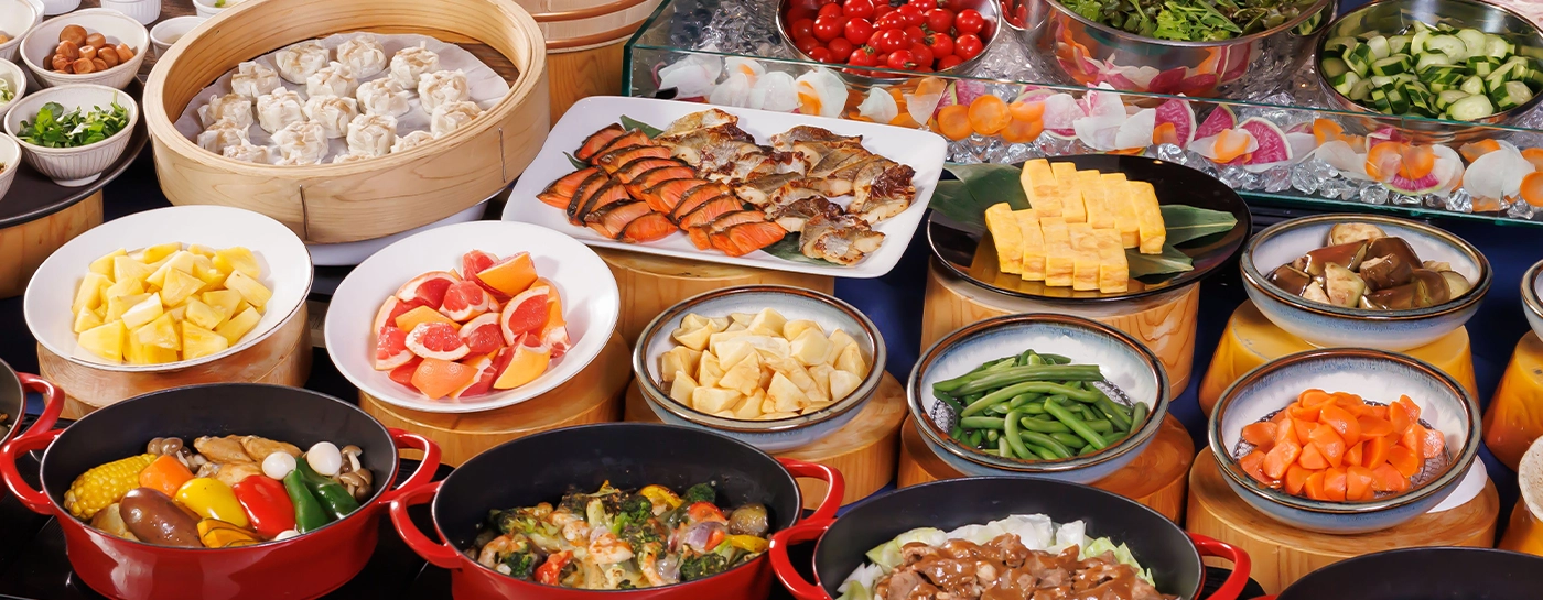 약 60종의 조식 뷔페