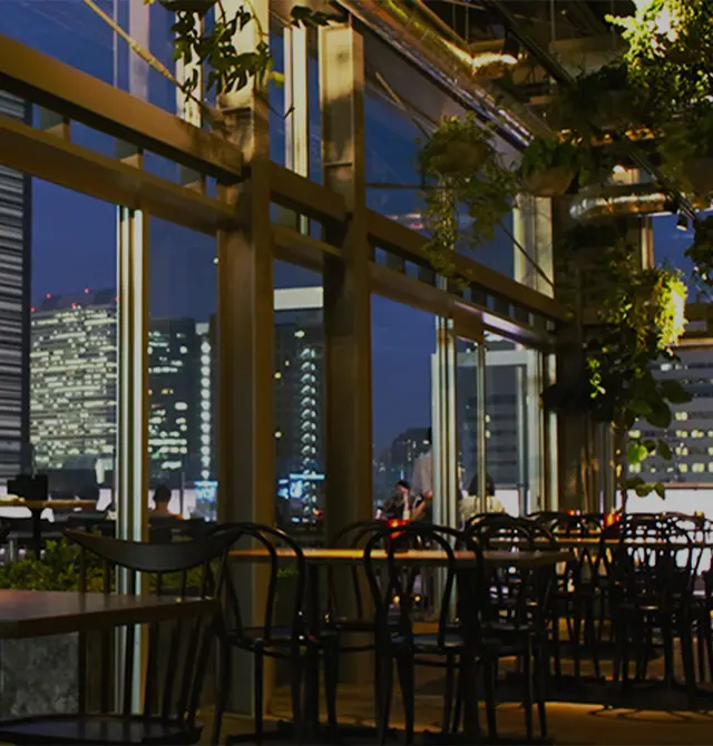 개방감 넘치는 Roof Top Bar